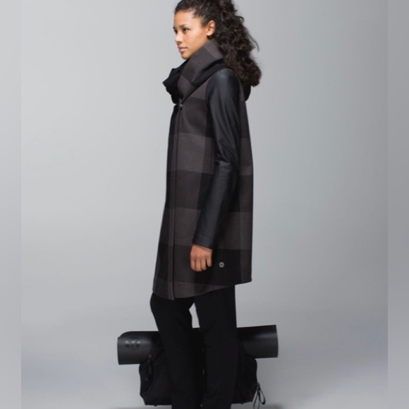 Lululemon Savasana Softshell II Size Small
Black / Camp Check Black Soot Light - Picture 3 of 12